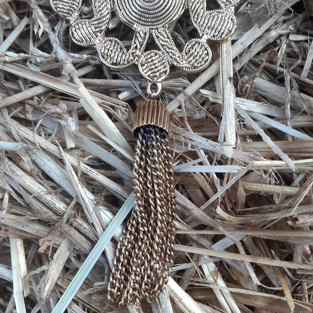 Large Gold Tone Rope Design Brooch - Picture 2 of 8